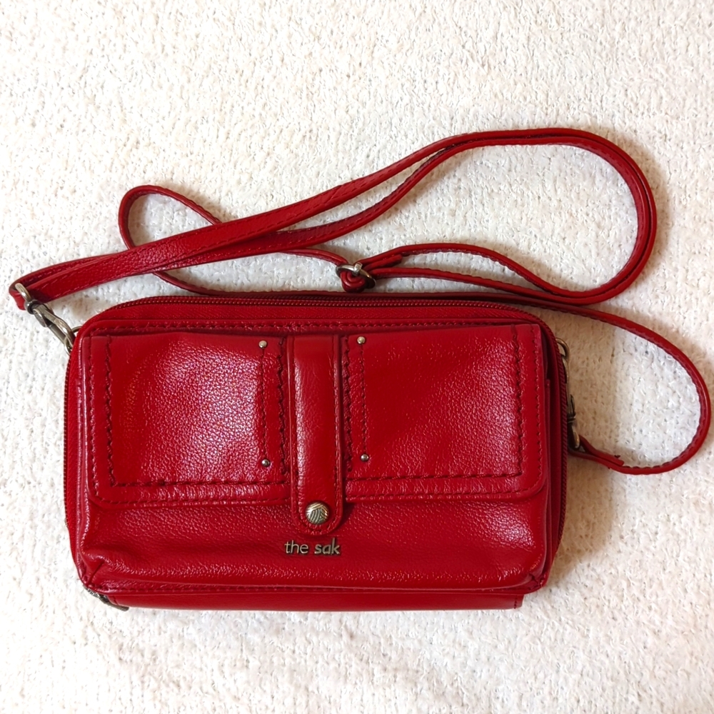 The Sak Iris Sequoia Phone Wallet Crossbody Wristlet Bag in Red